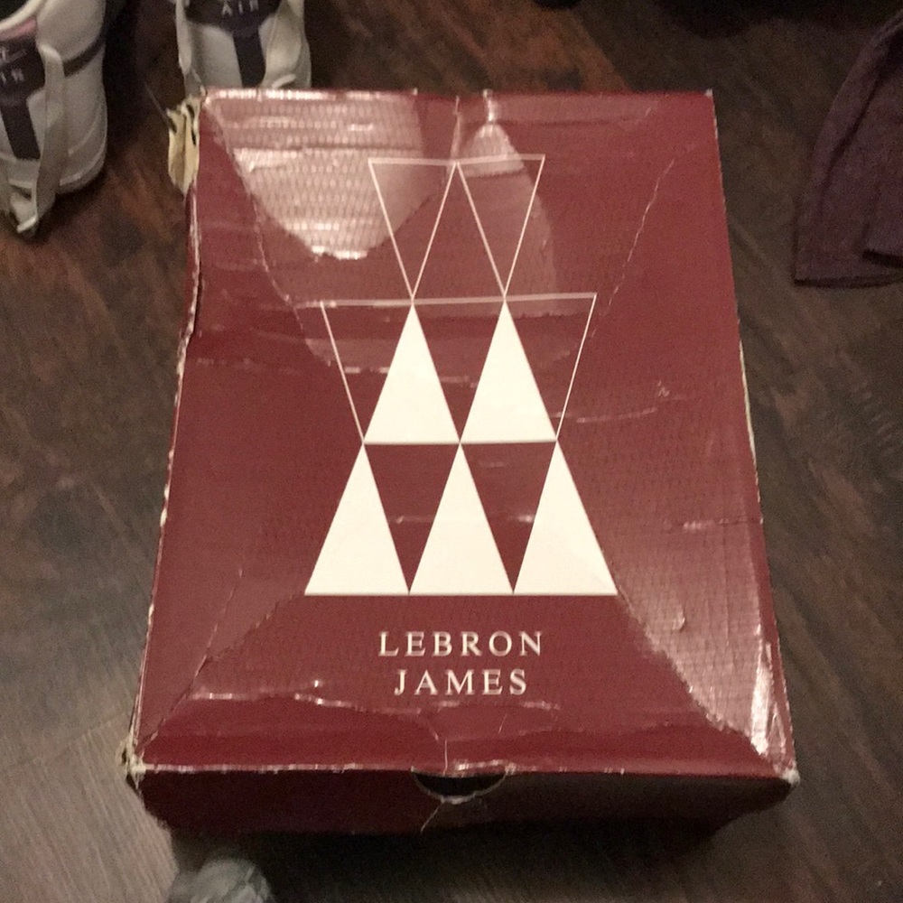 Shoes - Picture 2 of 10